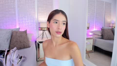 Niicole online show from January 23, 5:10 pm