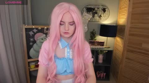 Snapshot of niiik_miiiki chatting on December 28, 7:44 am niiik_miiiki online show from December 28, 7:44 am