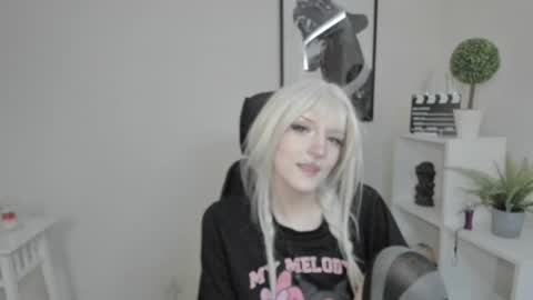 Snapshot of nika_dream1 chatting on July 13, 12:41 pm Nika online show from July 13, 12:41 pm