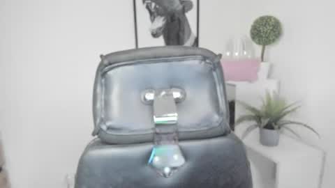 Snapshot of nika_dream1 chatting on July 21, 12:51 pm Nika online show from July 21, 12:51 pm