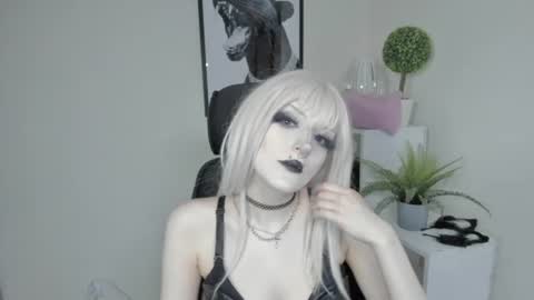 Snapshot of nika_dream1 chatting on July 22, 12:41 pm Nika online show from July 22, 12:41 pm