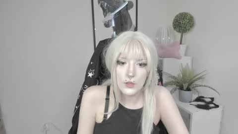Snapshot of nika_dream1 chatting on July 23, 12:58 pm Nika online show from July 23, 12:58 pm