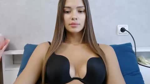 Snapshot of nika_verona1 chatting on June 8, 4:57 am Nika online show from June 8, 4:57 am