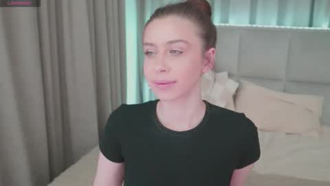 Snapshot of nikaletta chatting on May 17, 12:30 am Nika online show from May 17, 12:30 am