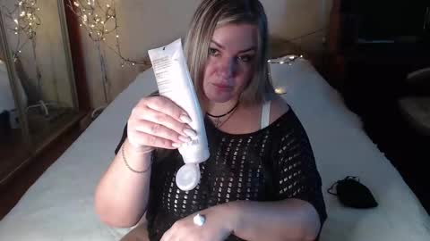 Nika online show from February 19, 5:58 am