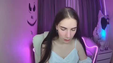 nikastarkk online show from October 24, 7:10 pm