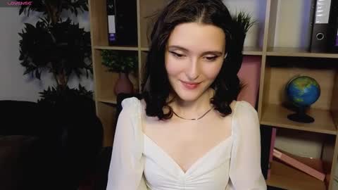 Snapshot of niki_cutes chatting on January 12, 7:43 am niki_cutes online show from January 12, 7:43 am