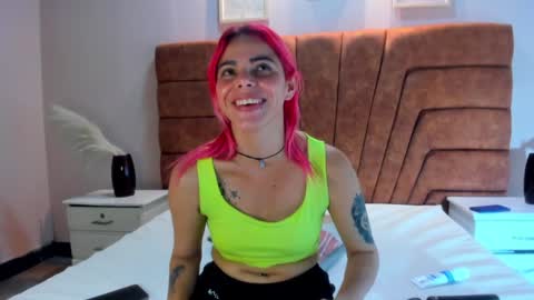 Snapshot of niki_santana chatting on January 9, 3:58 am niki online show from January 9, 3:58 am