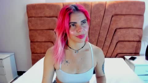 Snapshot of niki_santana chatting on January 20, 8:29 pm niki online show from January 20, 8:29 pm