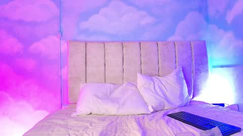    online show from April 12, 2:05 am