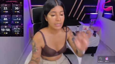 Snapshot of nikibryce_ chatting on December 29, 7:32 pm Niki online show from December 29, 7:32 pm