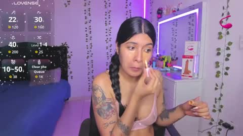 Snapshot of nikibryce_ chatting on June 2, 12:56 am Niki online show from June 2, 12:56 am
