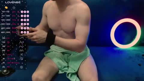 Snapshot of nikitin21 chatting on October 7, 11:18 am Sasha online show from October 7, 11:18 am