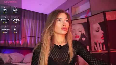 Snapshot of nikki_amour chatting on October 18, 1:12 pm Nikki online show from October 18, 1:12 pm