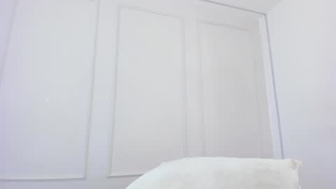 Snapshot of nikki_angel_ chatting on December 21, 12:09 am NIkki Angel online show from December 21, 12:09 am