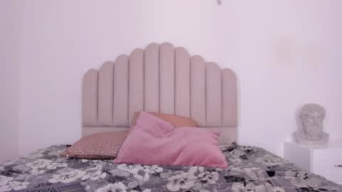Snapshot of nikki_angel_ chatting on January 30, 11:34 pm NIkki Angel online show from January 30, 11:34 pm