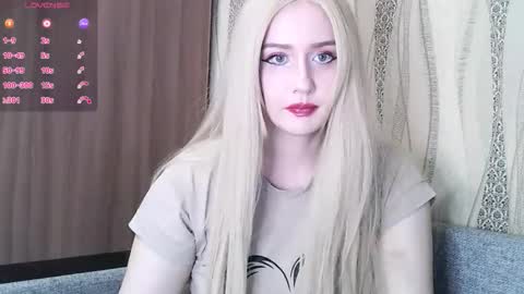 Nikki Roseana online show from December 19, 4:14 pm