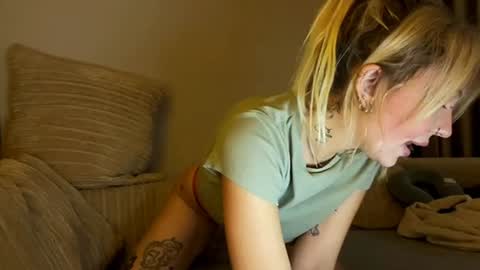 nicolette online show from January 3, 8:11 pm