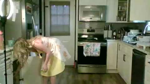 nikkib653466 online show from March 2, 5:42 pm