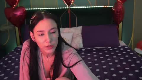 Nikki online show from February 18, 2:49 pm