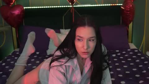 Nikki online show from February 18, 5:53 pm