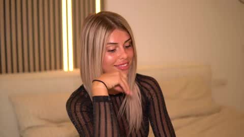 Nicole online show from February 18, 7:54 am