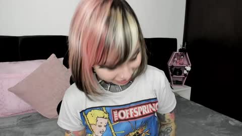 Nikki Ramone   online show from January 21, 2:59 pm