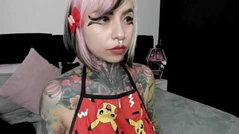 Nikki Ramone   online show from January 29, 2:53 pm