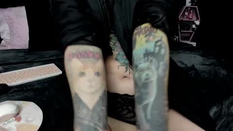 Nikki Ramone   online show from February 15, 8:11 am