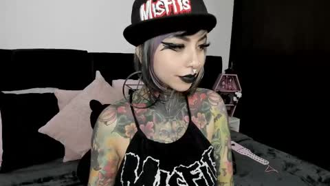 Nikki Ramone   online show from February 27, 5:45 am