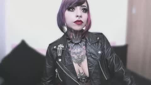 Nikki Ramone   online show from September 13, 10:04 am