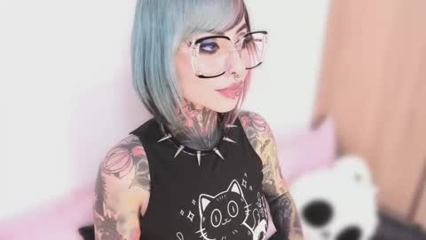 Nikki Ramone   online show from October 6, 10:18 pm