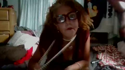 Snapshot of nikkis214 chatting on April 22, 7:59 pm NicTy online show from April 22, 7:59 pm