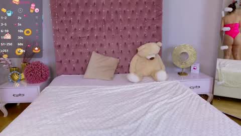 Snapshot of nikkivelvets chatting on July 13, 2:09 pm NikkiVelvets online show from July 13, 2:09 pm