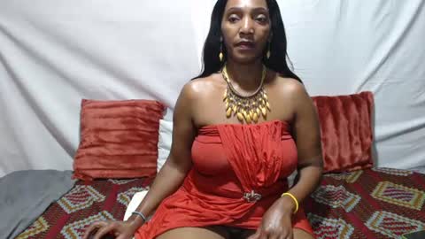nikkyjigglesx online show from June 14, 12:29 pm