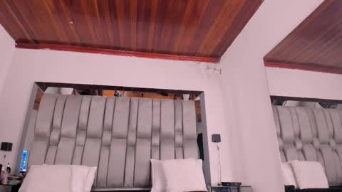     online show from February 1, 12:04 pm