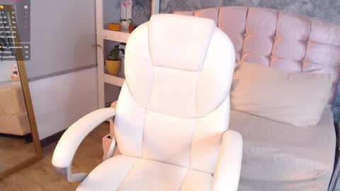 Snapshot of niko_robin chatting on December 4, 8:07 pm Niko Robin online show from December 4, 8:07 pm