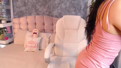 Snapshot of niko_robin chatting on February 18, 5:31 pm Niko Robin online show from February 18, 5:31 pm