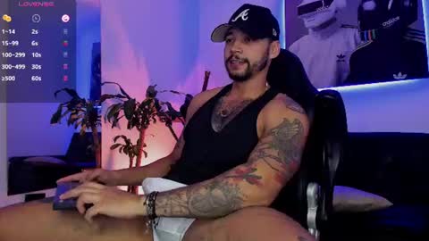 Snapshot of nikolahank1 chatting on July 25, 6:11 am Nikola Hank online show from July 25, 6:11 am