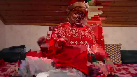 Snapshot of nikole111 chatting on December 24, 10:44 am Nikole1 online show from December 24, 10:44 am