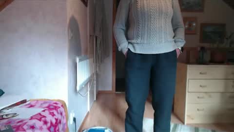 Snapshot of nikole111 chatting on March 4, 10:32 am Nikole1 online show from March 4, 10:32 am