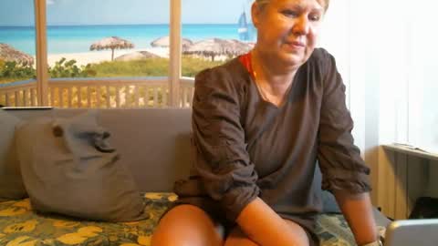 Snapshot of nikole111 chatting on April 1, 11:00 am Nikole1 online show from April 1, 11:00 am