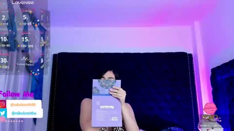 Snapshot of nikolsmithx chatting on December 7, 12:52 am nikol online show from December 7, 12:52 am