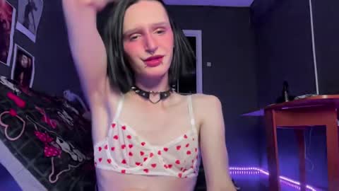 Snapshot of niky_long chatting on April 18, 7:07 pm Niky online show from April 18, 7:07 pm