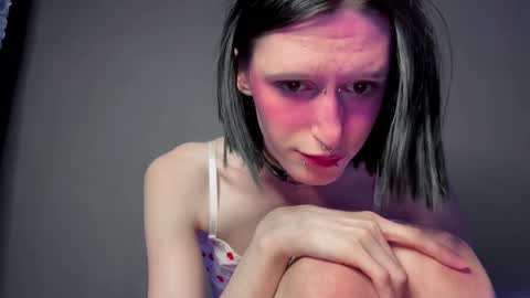 Snapshot of niky_long chatting on April 18, 8:42 pm Niky online show from April 18, 8:42 pm