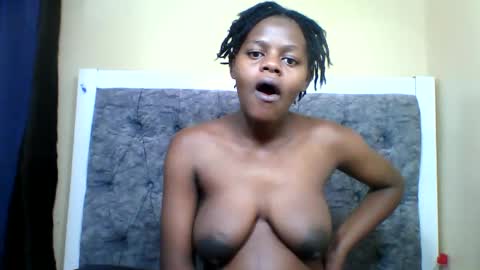 Snapshot of nikymina2 chatting on April 11, 4:44 pm nikymina2 online show from April 11, 4:44 pm