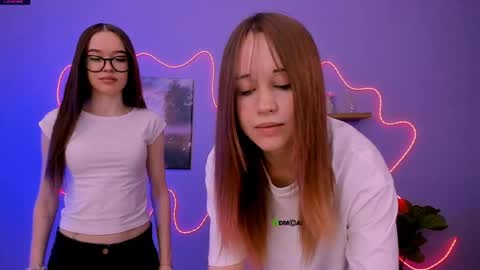 nila_eclipse online show from April 23, 8:35 am