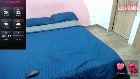 Snapshot of nila_kaia chatting on March 13, 11:55 pm nila online show from March 13, 11:55 pm