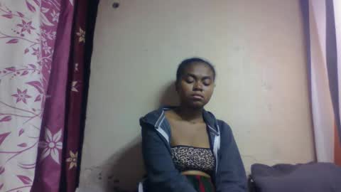 nilah online show from October 16, 7:37 pm