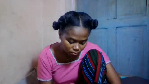 nilah online show from June 17, 6:49 am